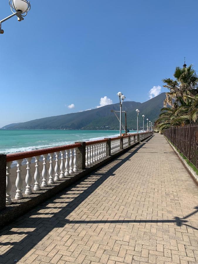 Guest House Aphyn Leto Gagra Exterior photo
